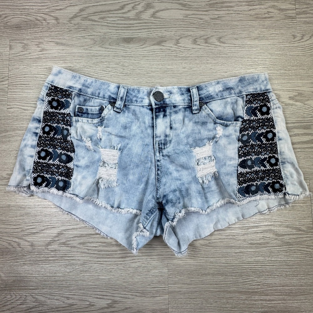 Hippie‎ Laundry Women's Denim Shorts Acid Wash Blue 15 Crochet Distressed Boho